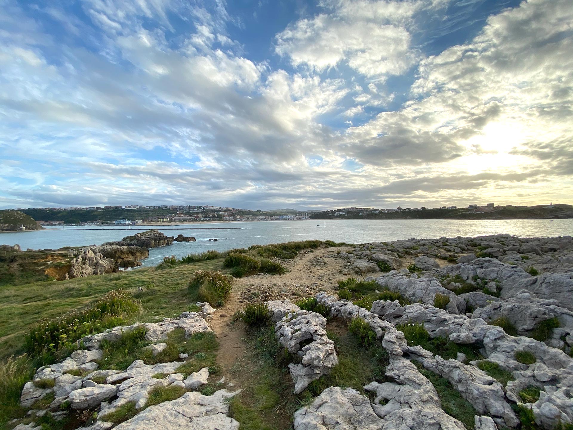 Playa de Mogro en Cantabria